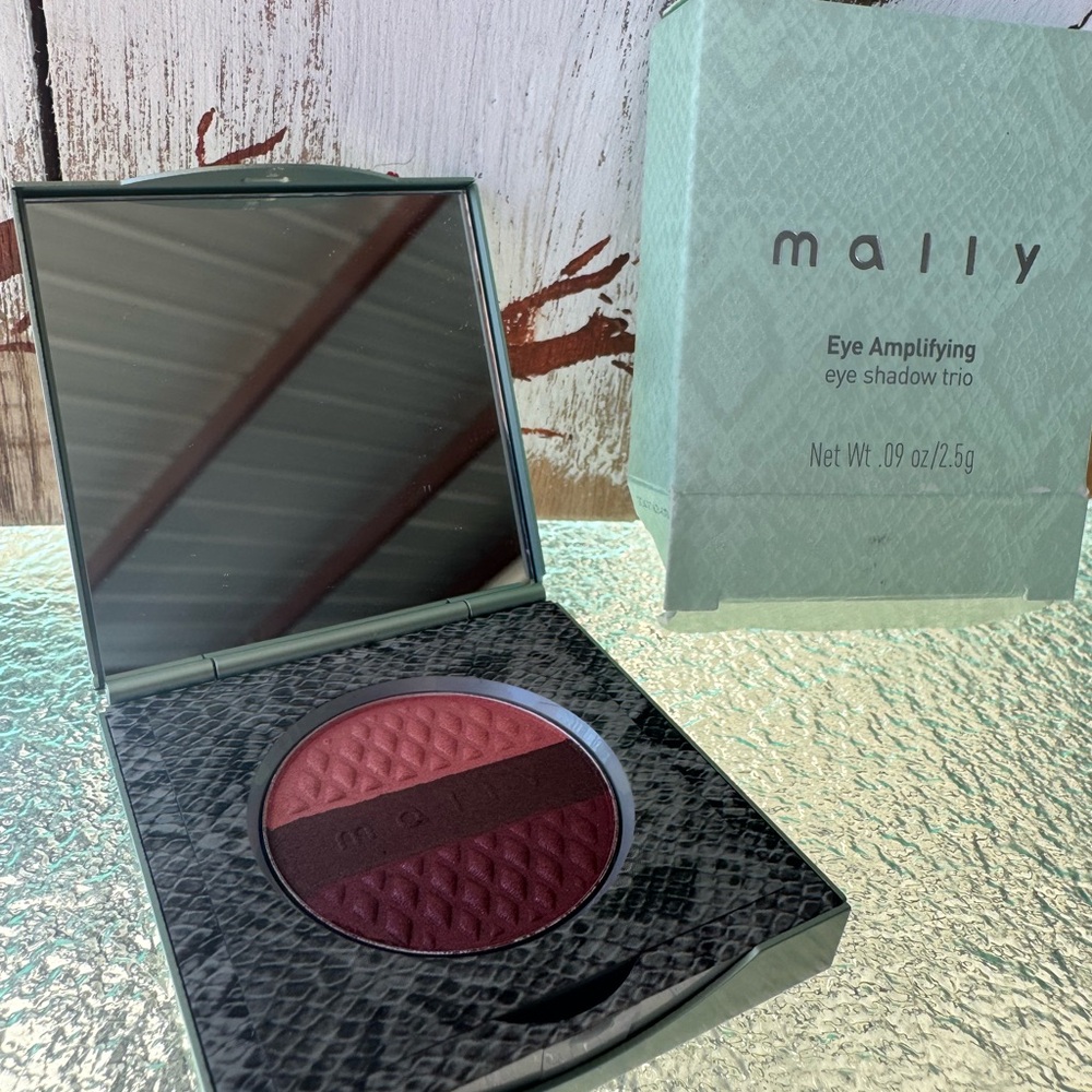 MALLY Dual-Tone Eye Compact - Picture 2 of 2